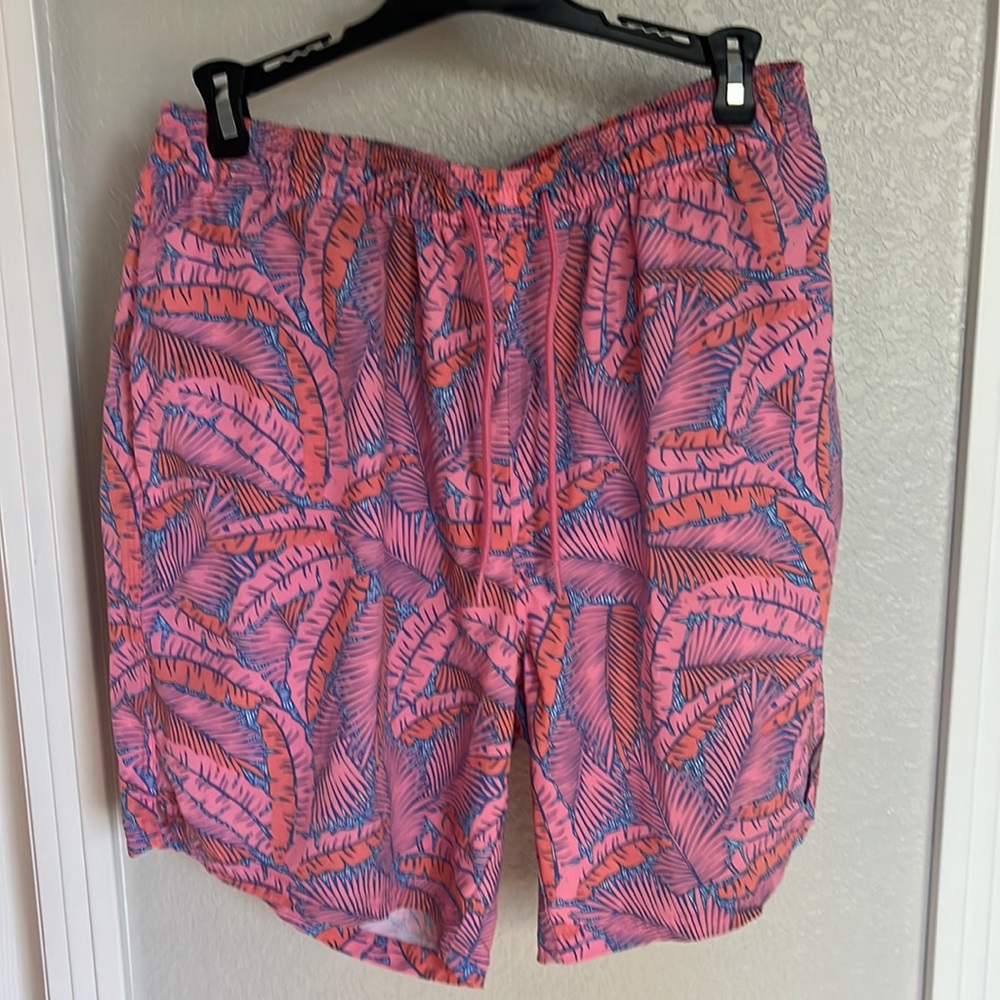 Vineyard Vines Island Palms Trunks size M